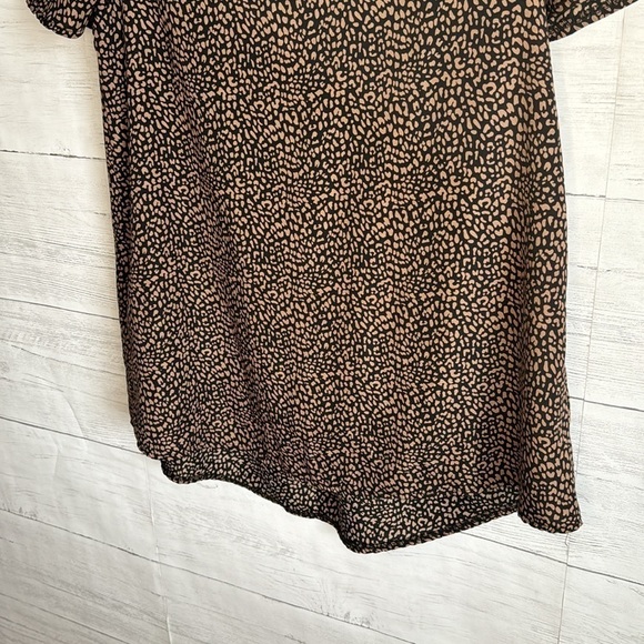 I Joah V-Neck Cheetah Print Blouse | SIZE S - Picture 4 of 6